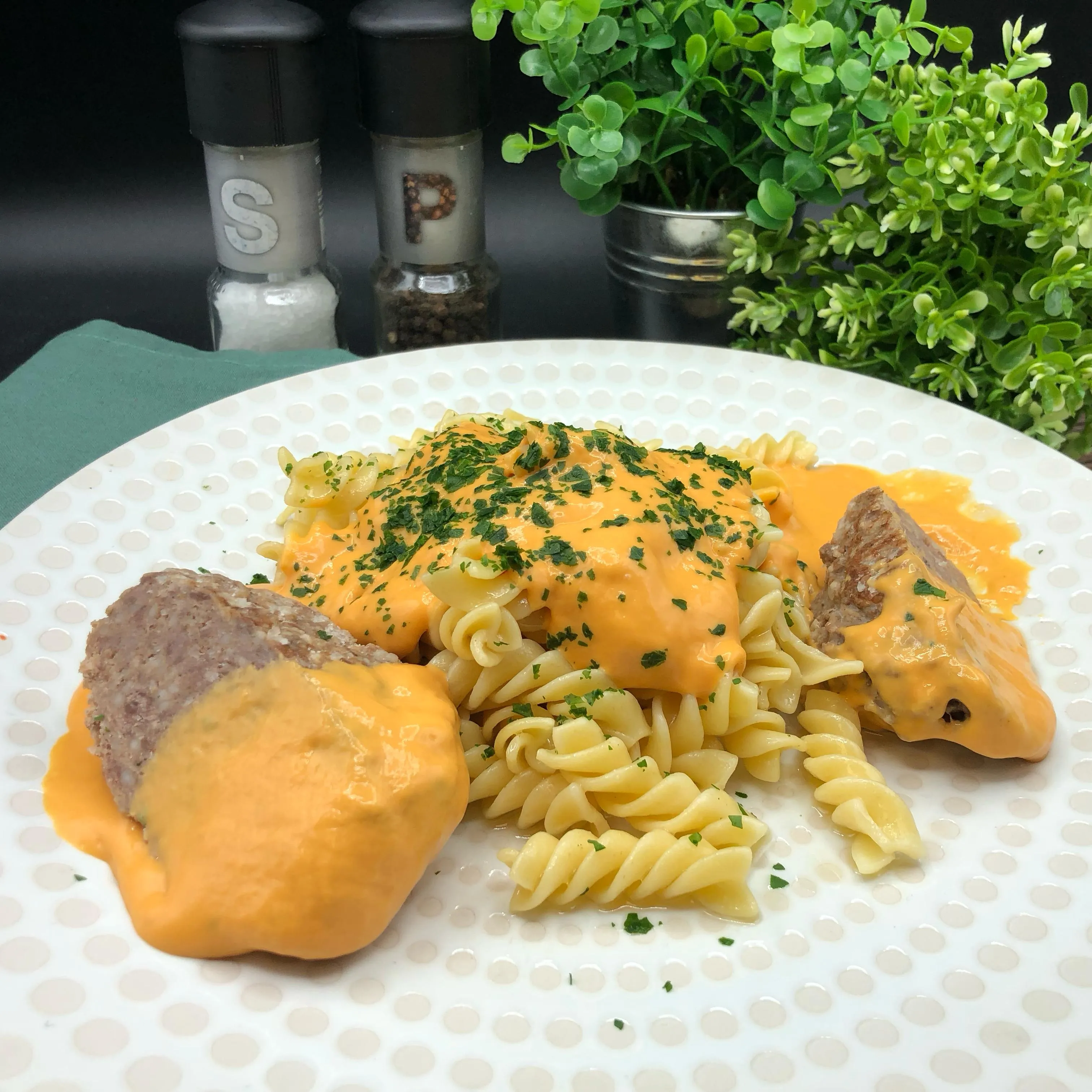 Fricadelle de Boeuf sauce cheddar Fusilli