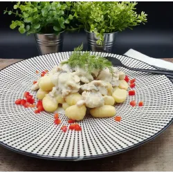 Gnocchi Poulet  sauce Forestière