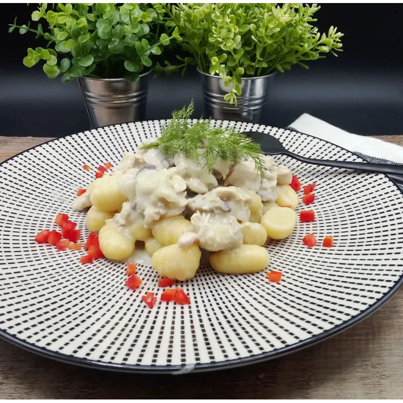 Gnocchi Poulet  sauce Forestière