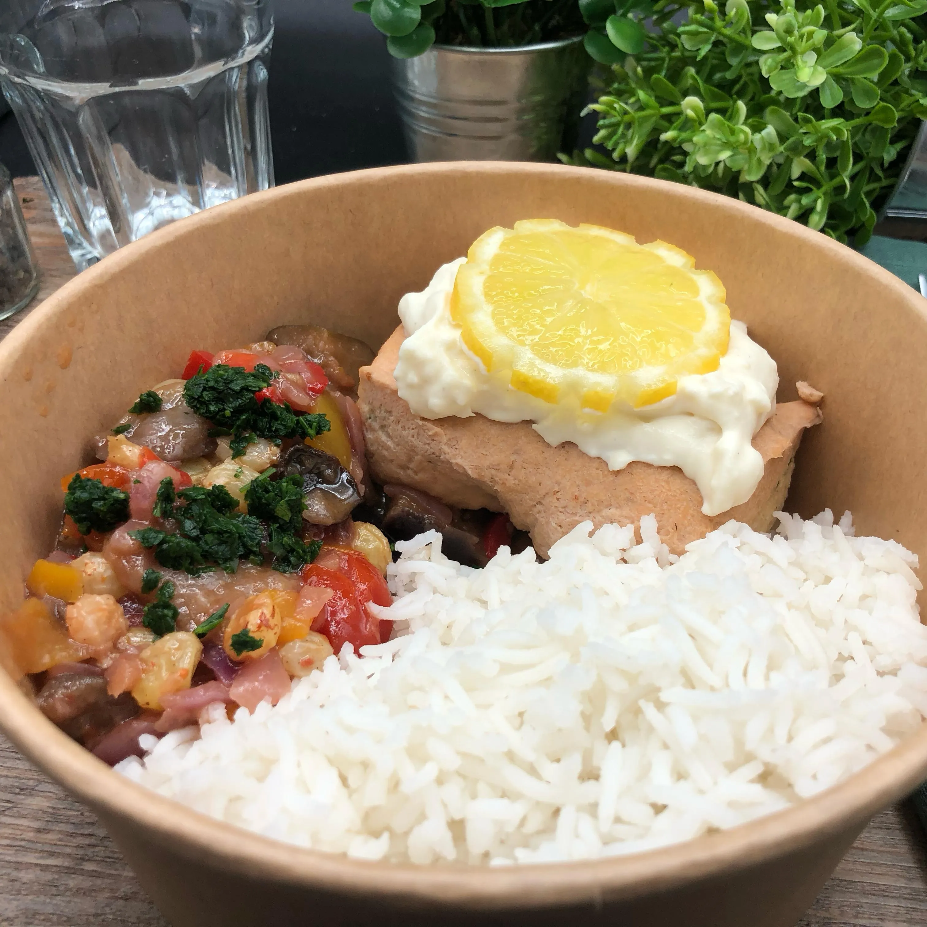 Filet de Lieu Sauce Citronnée, Caponata Sicilienne, Riz Basmati