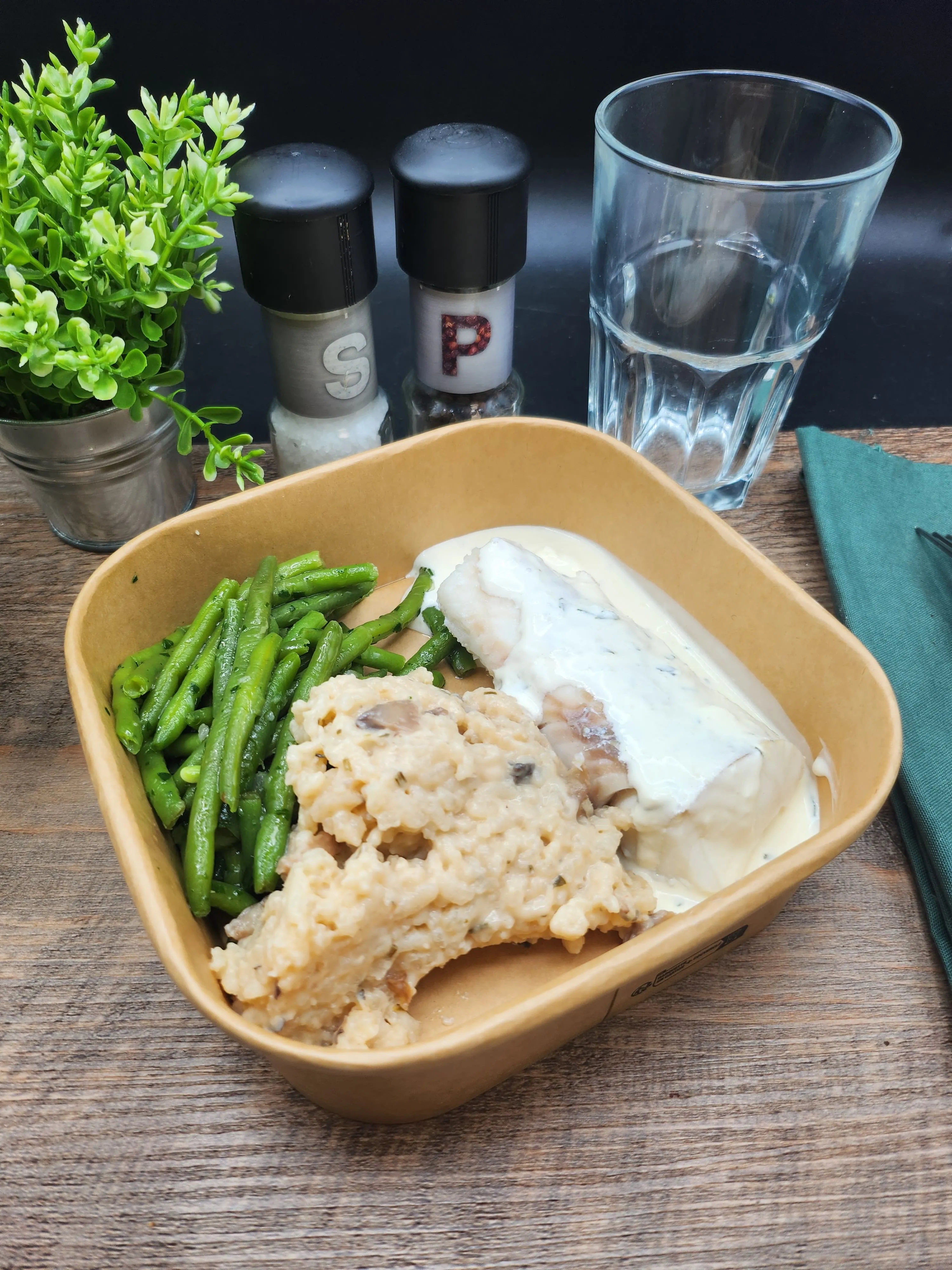 Dos d'Eglefin Sauce Estragon Risotto Haricots verts persillés